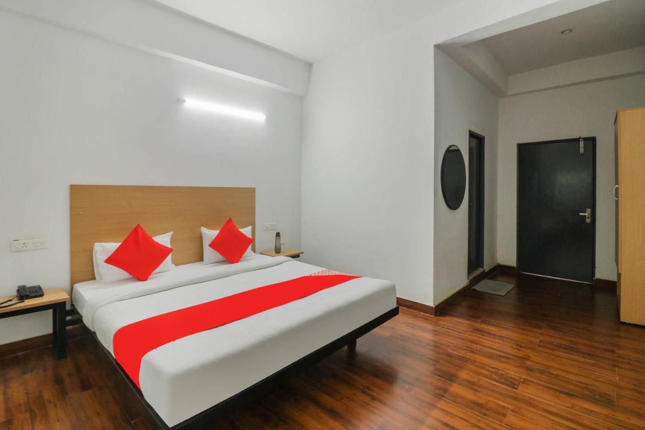 Townhall Bhiwadi Ngoại thất bức ảnh