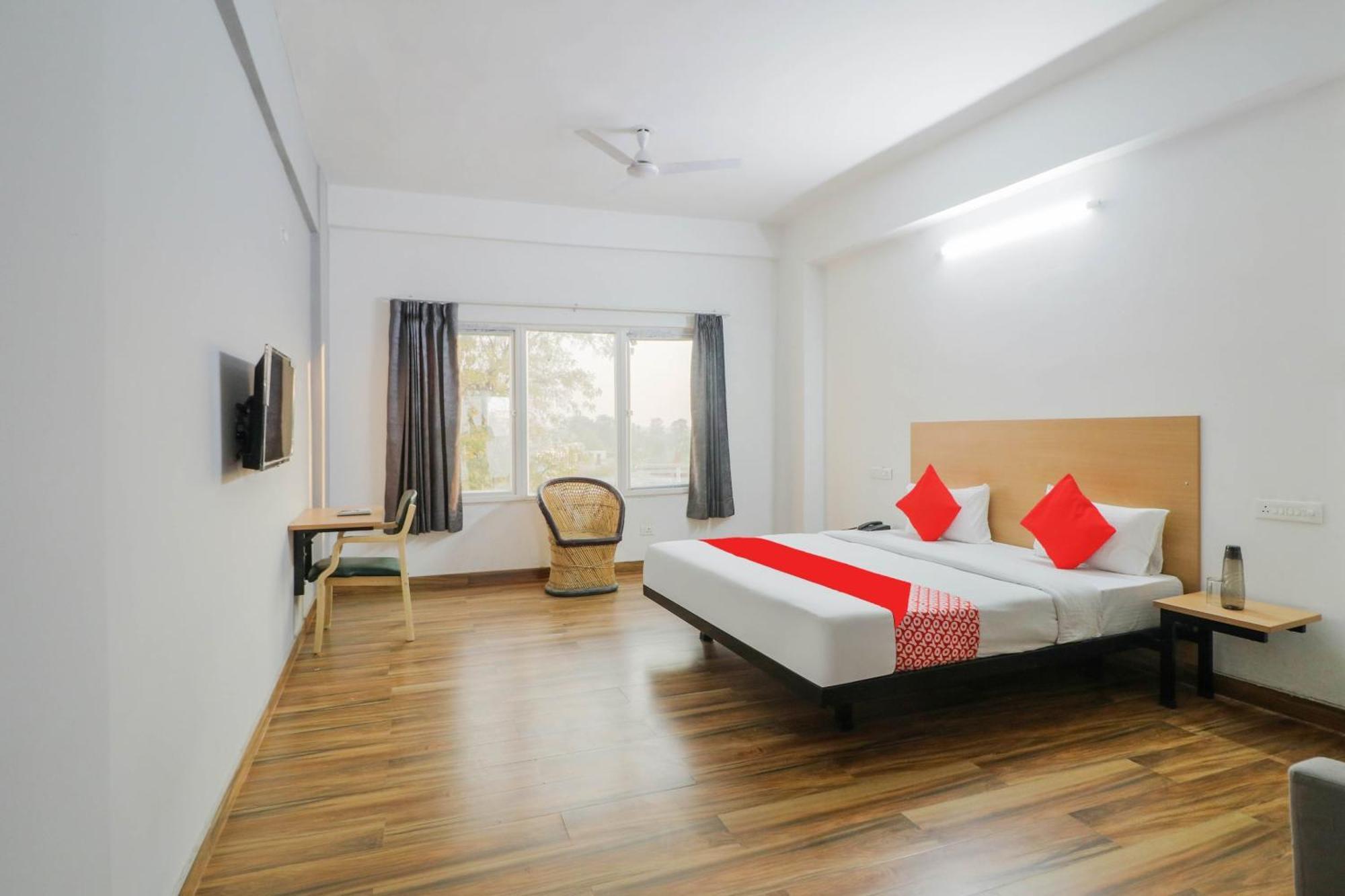 Townhall Bhiwadi Ngoại thất bức ảnh