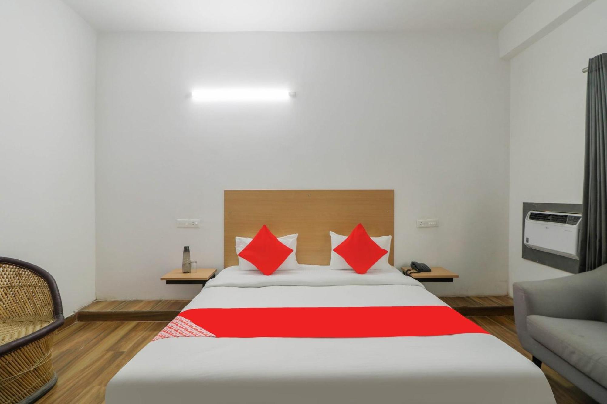 Townhall Bhiwadi Ngoại thất bức ảnh