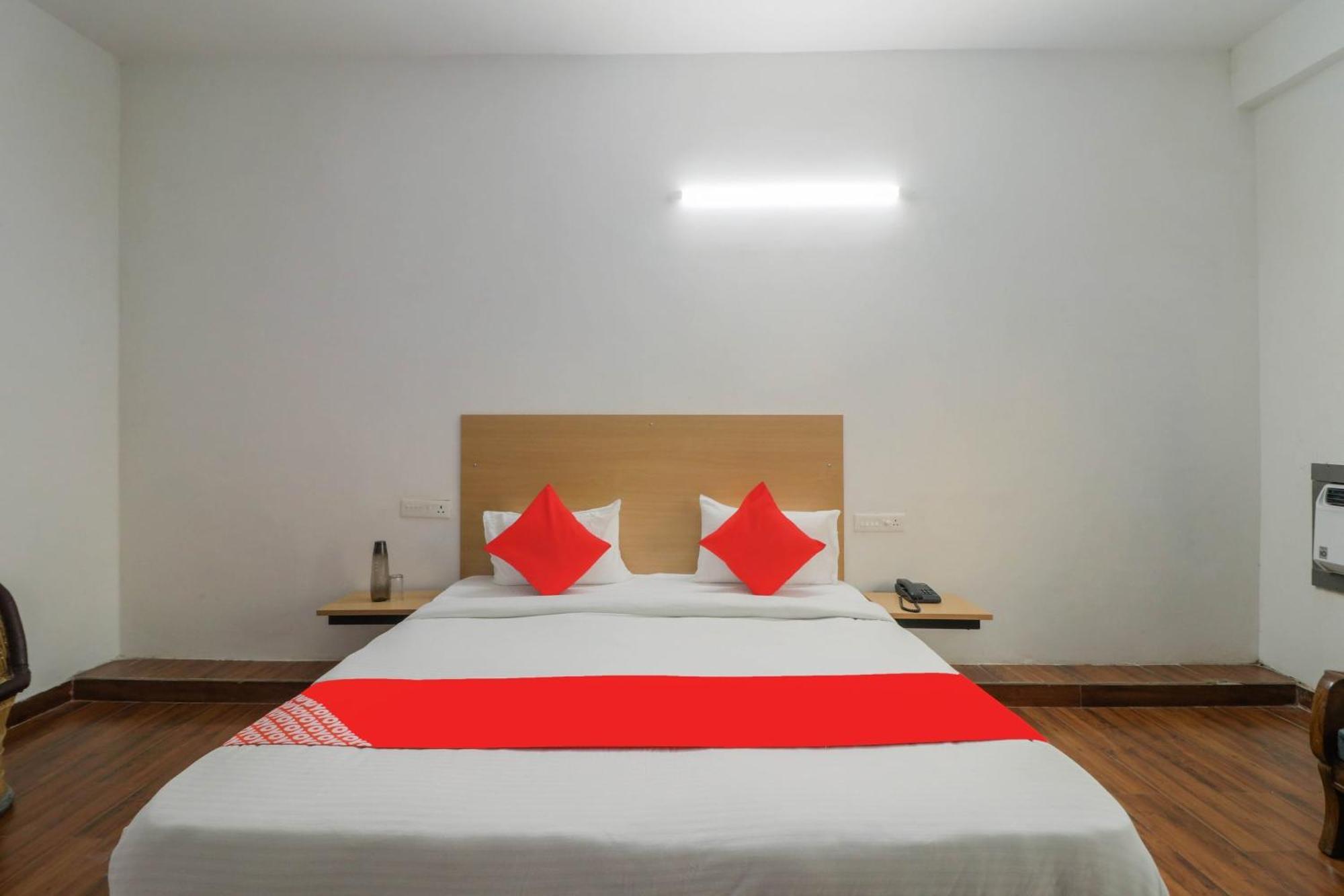 Townhall Bhiwadi Ngoại thất bức ảnh