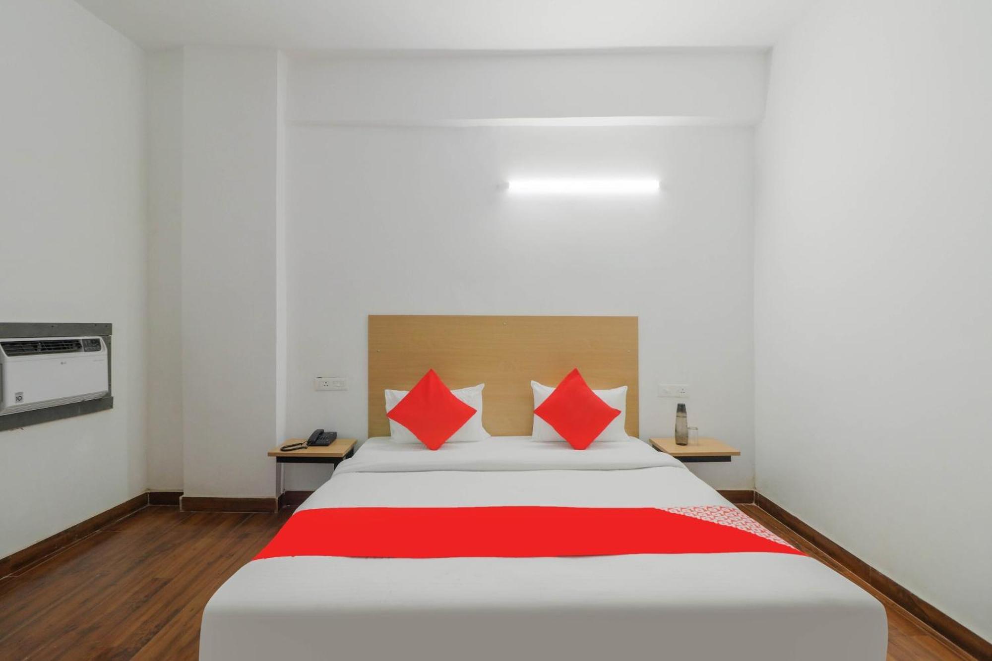 Townhall Bhiwadi Ngoại thất bức ảnh