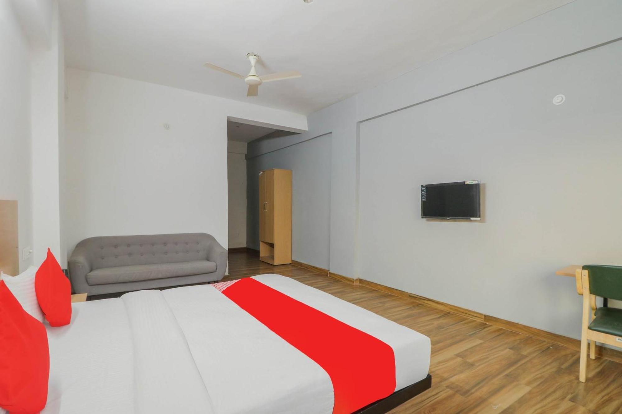 Townhall Bhiwadi Ngoại thất bức ảnh