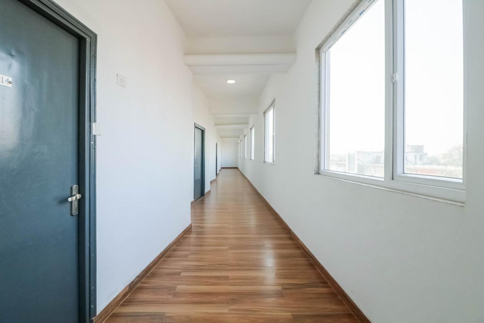 Townhall Bhiwadi Ngoại thất bức ảnh