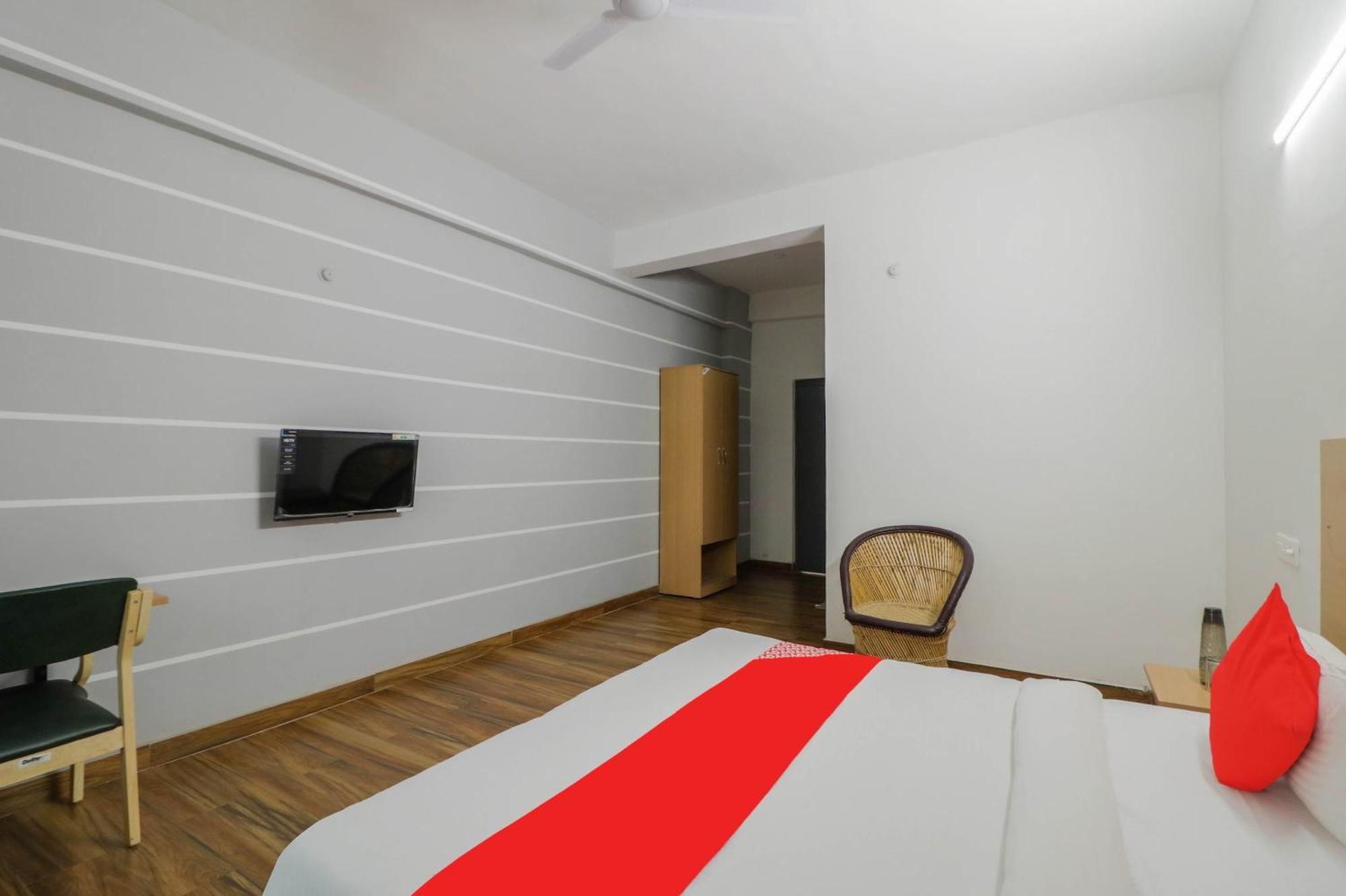 Townhall Bhiwadi Ngoại thất bức ảnh