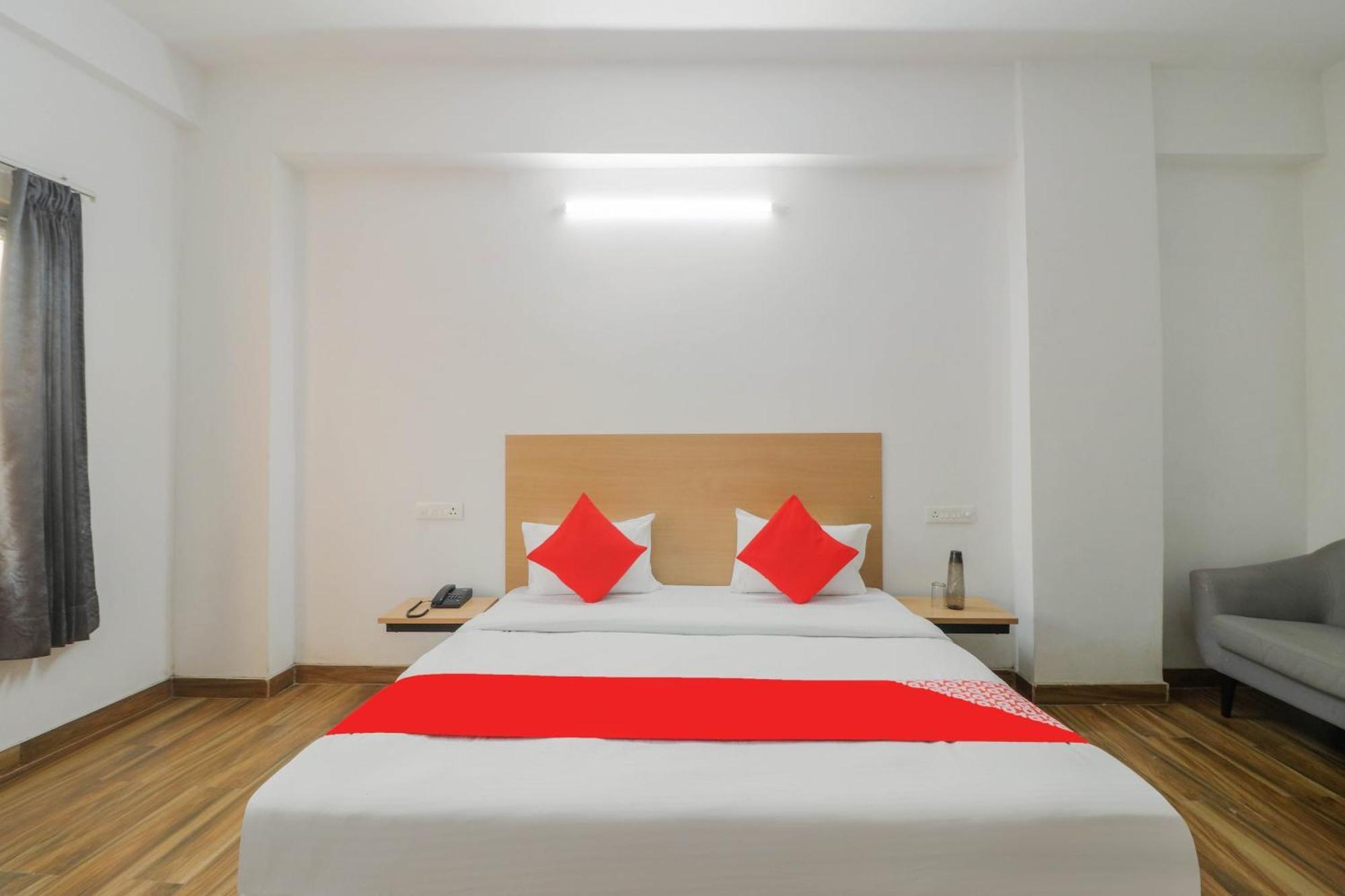 Townhall Bhiwadi Ngoại thất bức ảnh