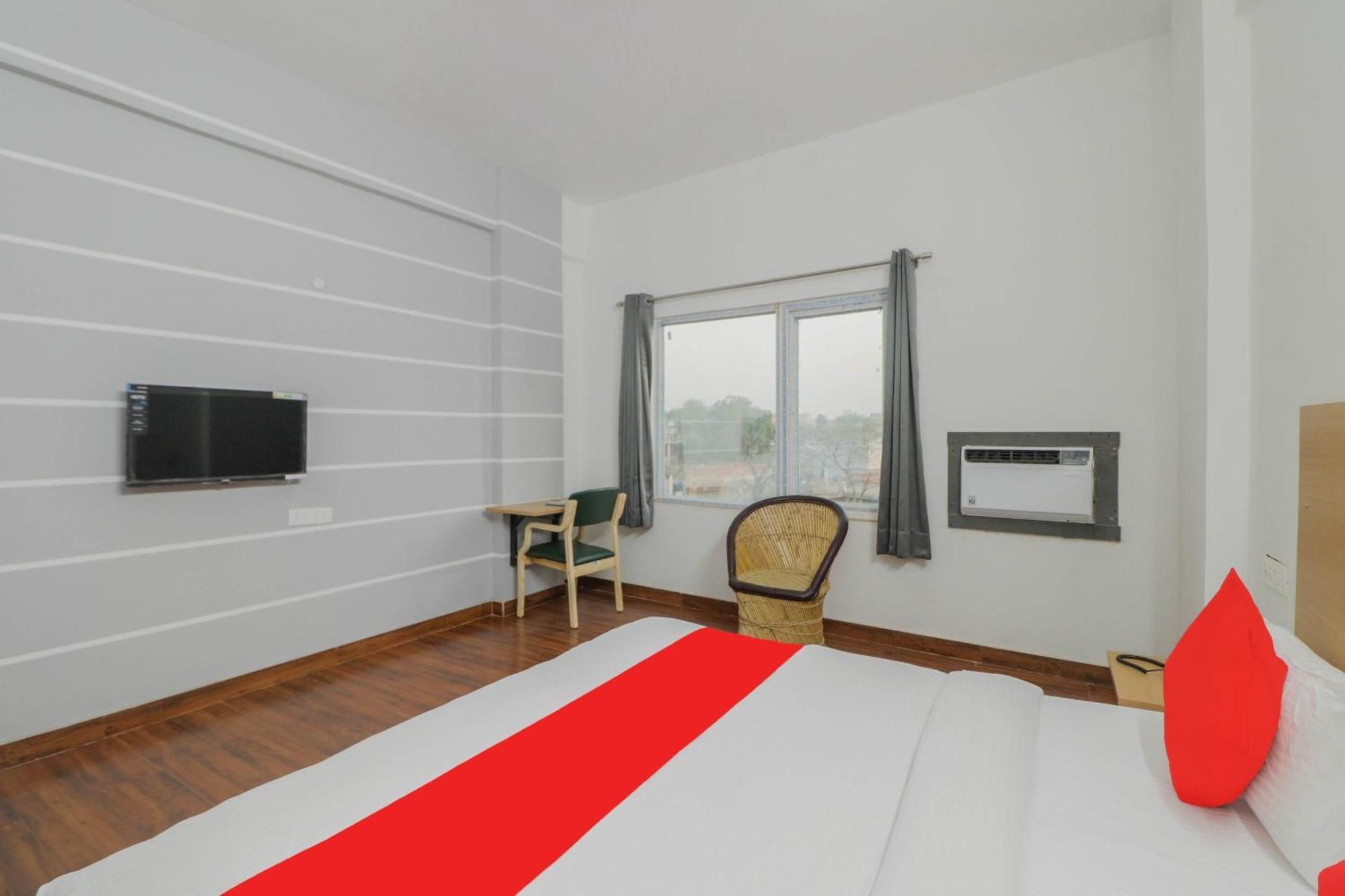 Townhall Bhiwadi Ngoại thất bức ảnh
